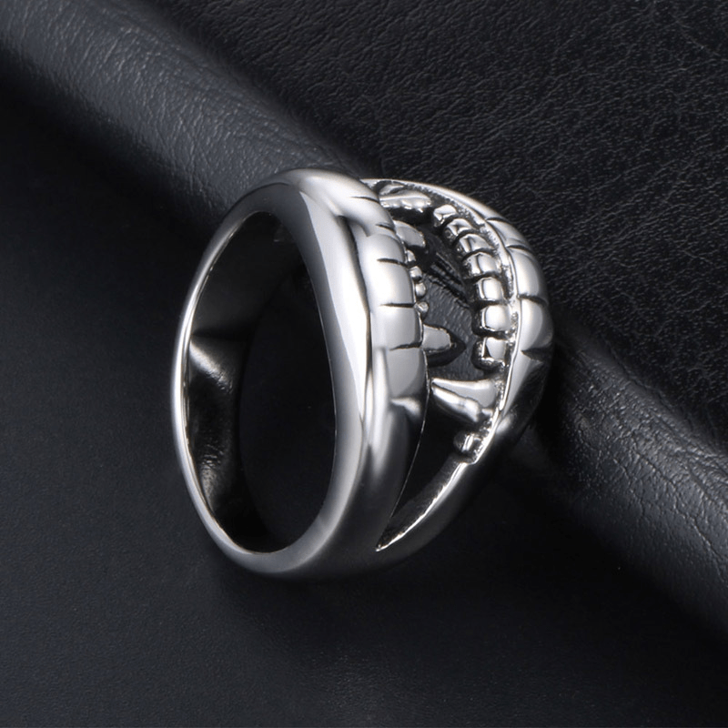 Men's Exaggerated Retro Tooth Ring